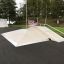 Skatepark med Fun Box 8 ramper i naturlig miljö