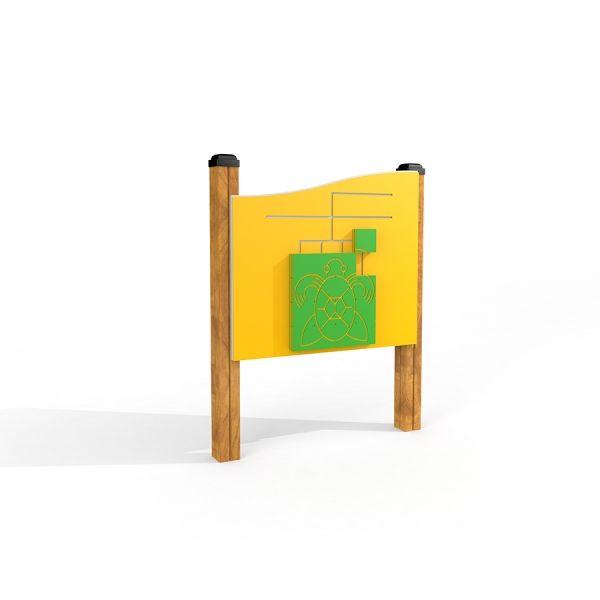 Puzzle Board för utomhuslektplatser - gul och grön med trästolpar.