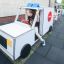 Barn leker i Ambulance lekplats bil.