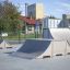 Spine- Ramp för skateboard åkning på utomhus skatepark.