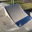 Ramp för skate eller cykel, Jump-Ramp på en utomhusbana.