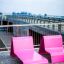 Rosa Lounge Stol vid brygga.