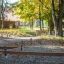 Balansbom i parken, balansutrustning för barn utomhus.